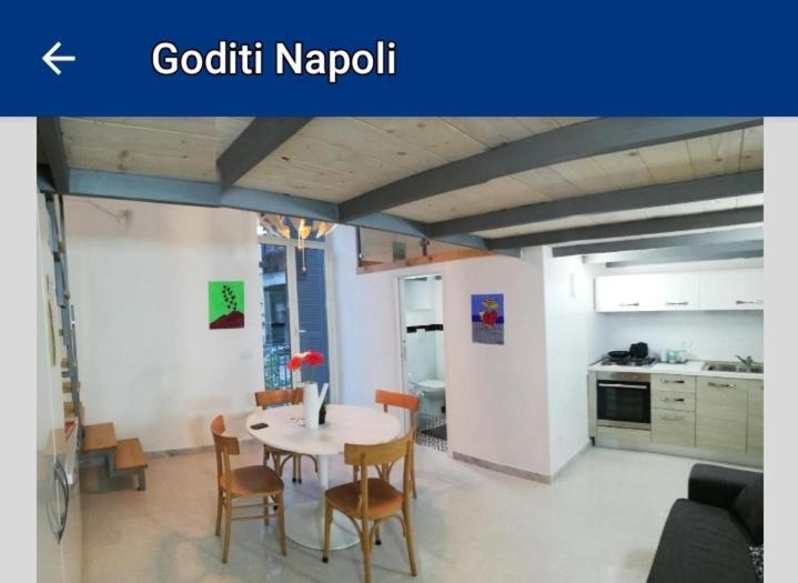 Goditi Napoli Luaran gambar